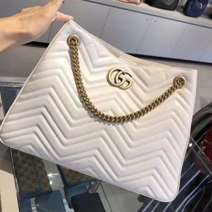GG Marmont medium matelassé shoulder bag White